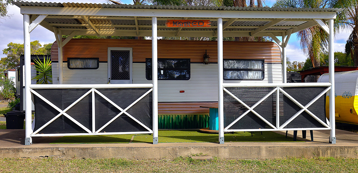 Retro Warwick caravan park freehold hits market